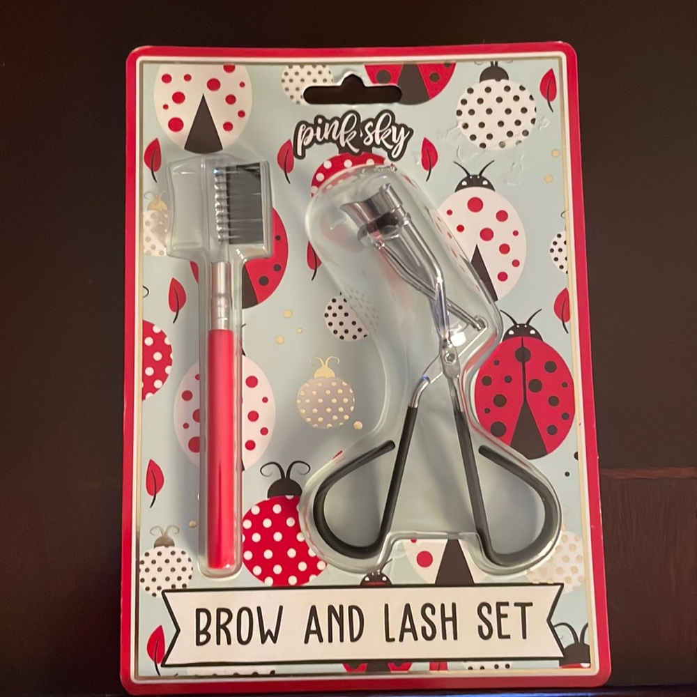 BNIB pink sky brow and lash set